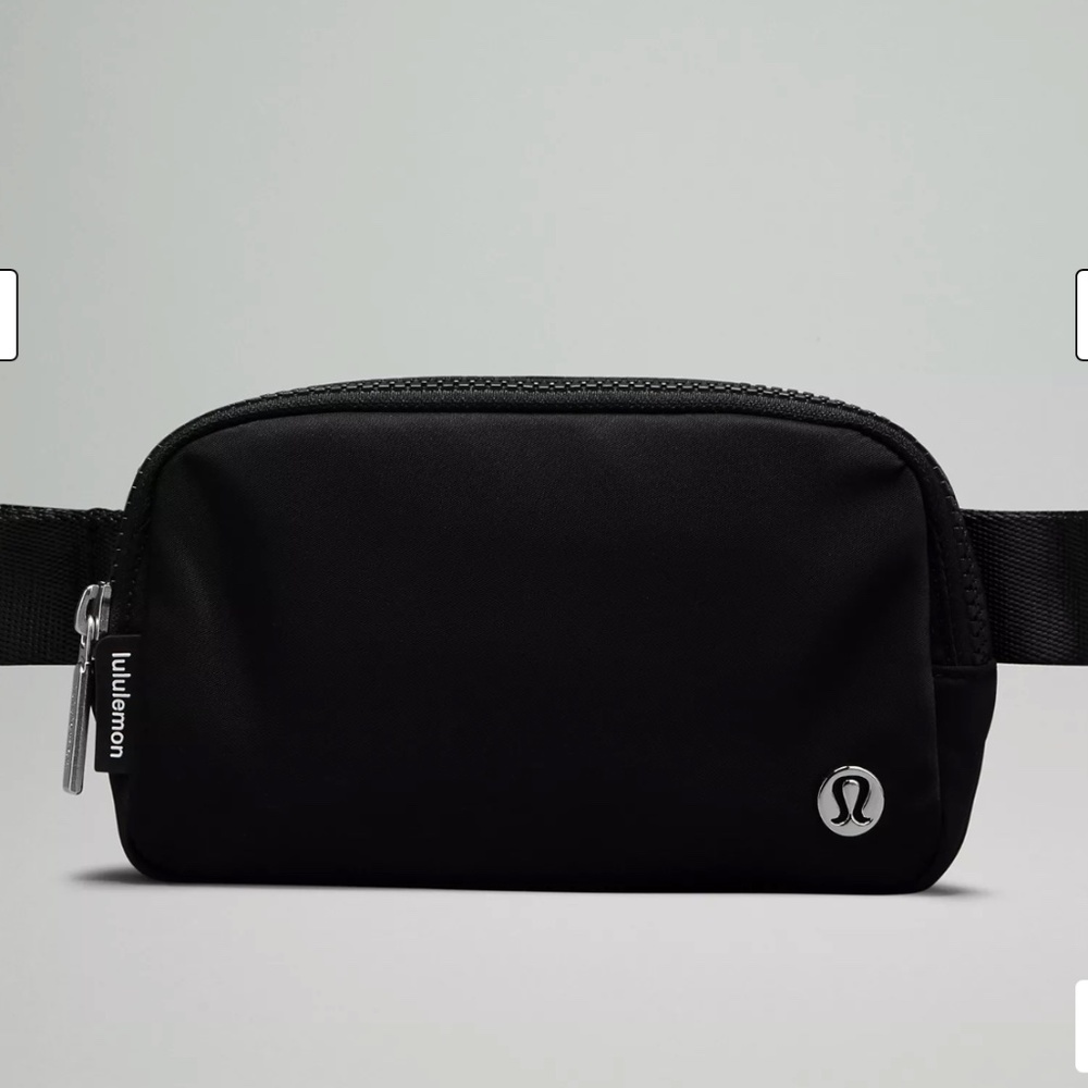 Lululemon Everywhere Belt Bag Mini in Black